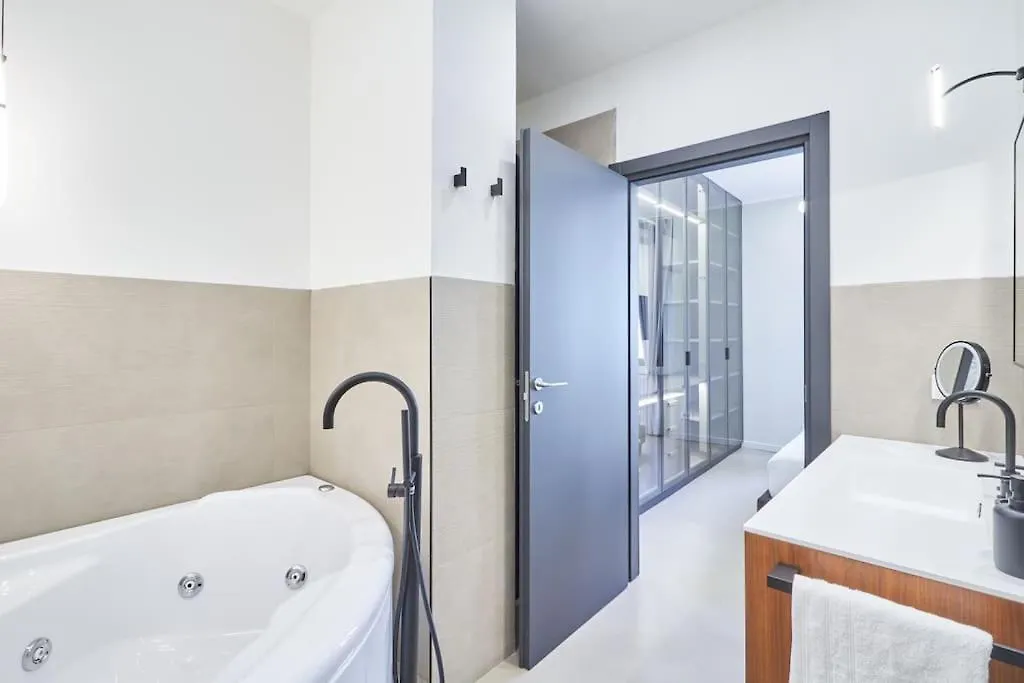 Easylife - Luxury Design Apartment With Jacuzzi Milan