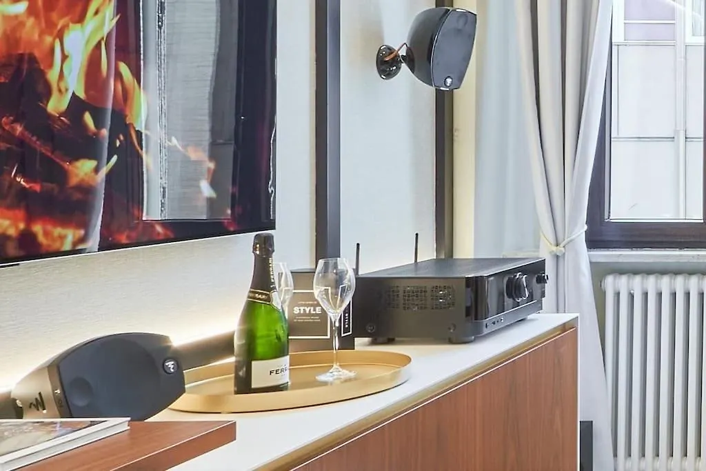 Easylife - Luxury Design Apartment With Jacuzzi Milan 0*,